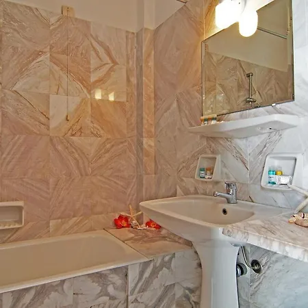 Hotel Alex